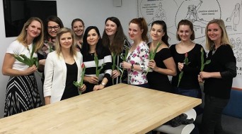 VÍME, PROČ SE SLAVÍ MDŽ?