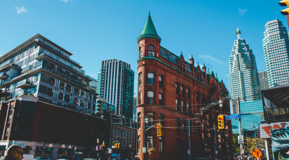 O škole LSI Toronto