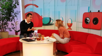 JAK SE UČIT JAZYKY? JAKUB ŠTEFEČEK VE SNÍDANI S NOVOU (16. 1. 2018)