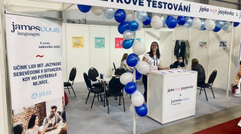 I DNES PO CELÝ DEN ZKOUŠÍME, OPRAVUJEME ŽIVOTOPISY A PŘEDNÁŠÍME