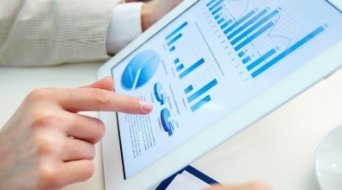 KE KLIENTŮM UŽ S PAPÍRY NECHODÍME (HN, 24. 4. 2017)