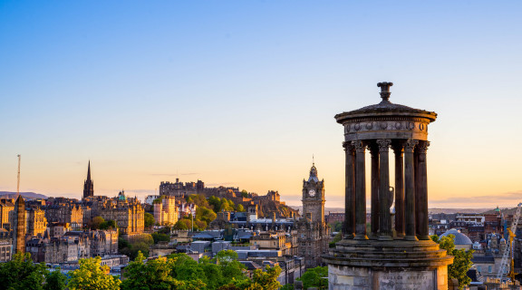 O škole ECS Scotland