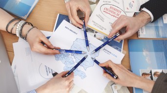 ČEŠI S ÚSPĚCHEM UČÍ POLÁKY CIZÍ JAZYKY. V POLSKU JE VĚTŠÍ ZÁJEM O ŠPANĚLŠTINU (TZ)